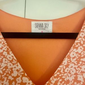 SIENNA SKY SZ M MIDI DRESS
